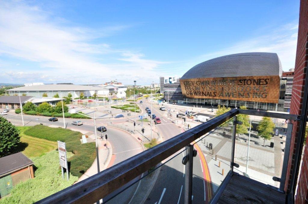 Quayside Serviced Apartments Cardiff Exterior photo