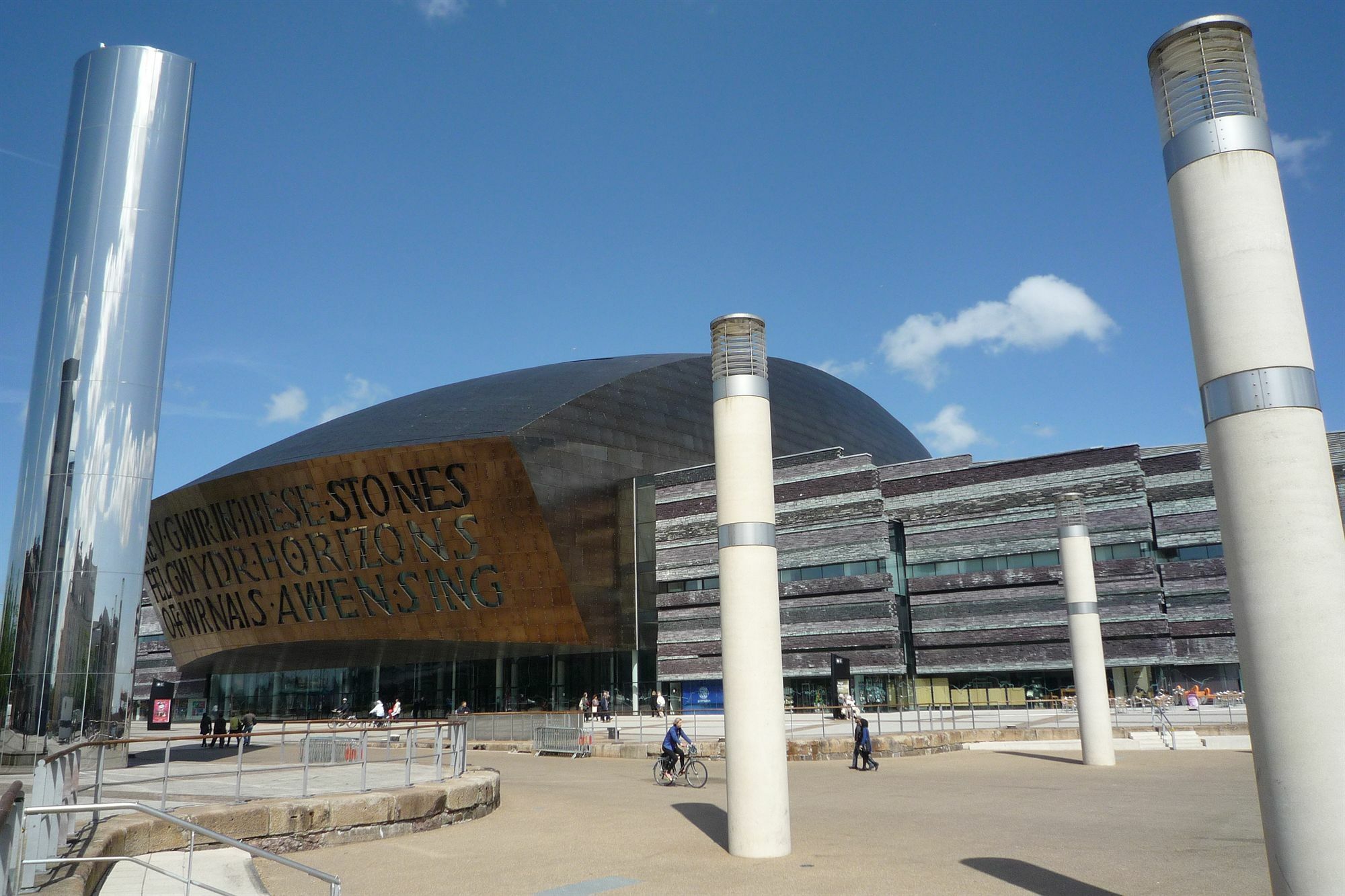 Quayside Serviced Apartments Cardiff Exterior photo